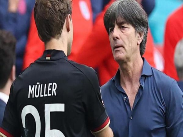 Tin bóng đá chiều 7/7: Muller chỉ trích HLV Joachim Low
