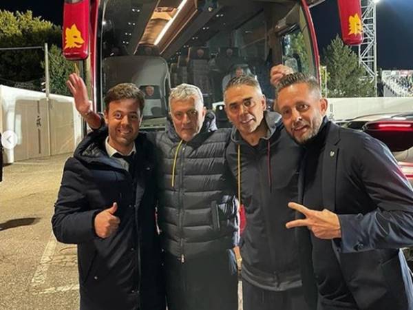 Tin thể thao trưa 28/2: Mourinho trốn ở xe buýt xe Roma đá
