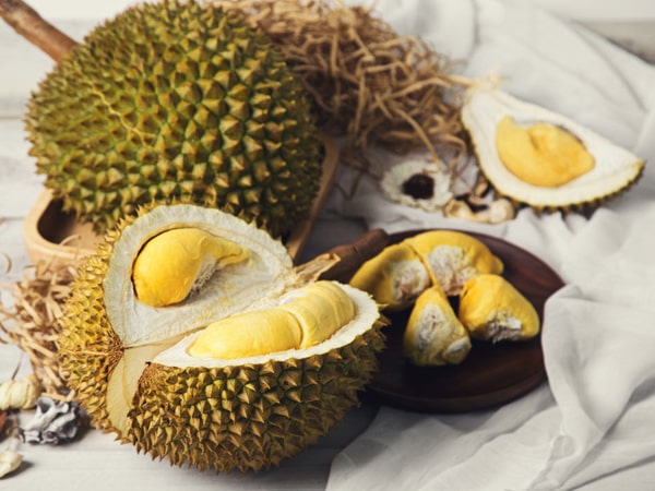 Chiêm bao mơ thấy ăn sầu riêng điềm gì?