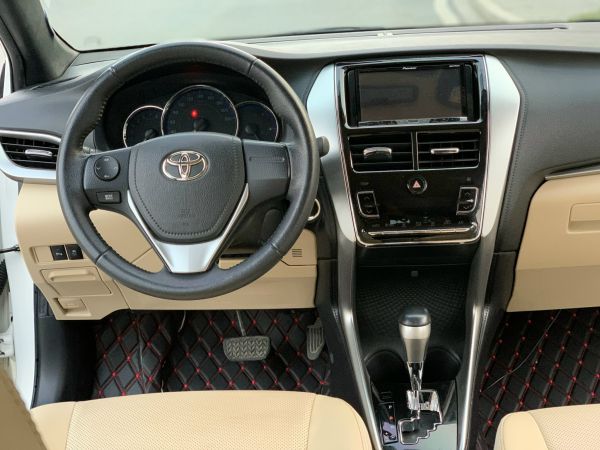 Theo đánh giá, Toyota Yaris 2019 là một chiếc xe hạng B với thiết kế nhỏ gọn, tiết kiệm nhiên liệu và khả năng vận hành linh hoạt