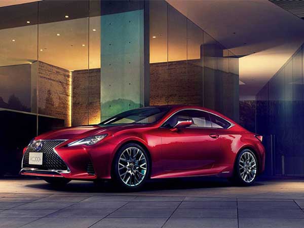 xe coupe thường tập trung vào chất lượng vật liệu, thiết kế nội thất cao cấp