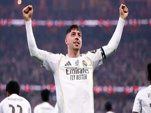 Tin Real Madrid: Valverde tỏa sáng giúp Real vào CK siêu cup TBN